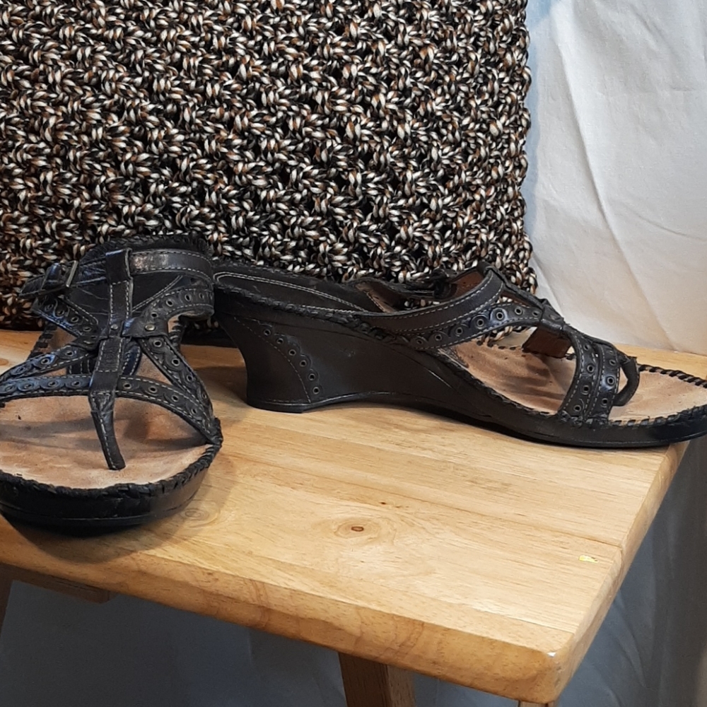 CLARK'S  ARTISAN COLLECTION  SANDALS - Picture 2 of 8